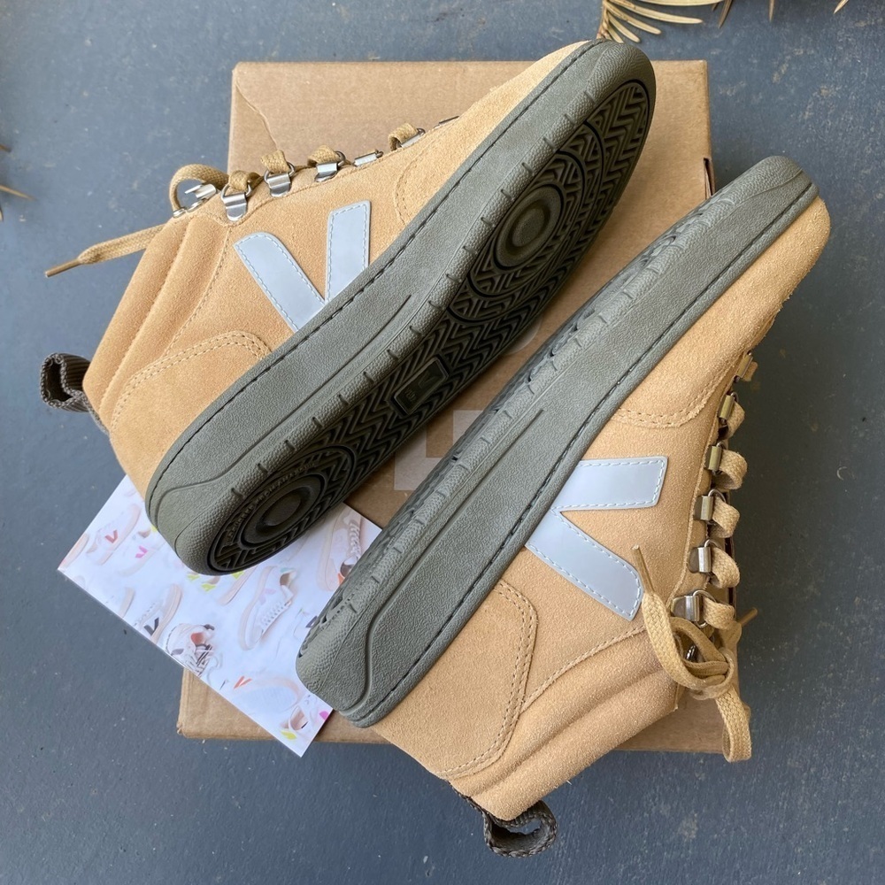 VEJA *NWT* Women’s Roraima Suede Desert Oxford Grey Khaki High Top Sneakers Sz 6 - Picture 10 of 16